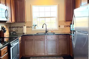 631 Nantucket Dr, Lansing, MI 48906 - Photo 10