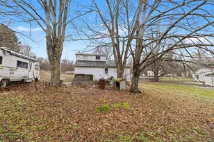 725 N Paw Paw St, Lawrence, MI 49064 - Photo 4