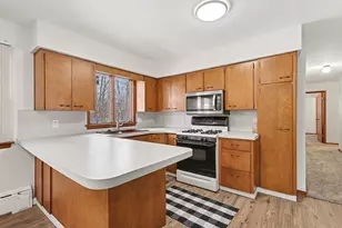 833 Winslow Ct, Norton Shores, MI 49441 - Photo 4