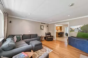 959 Menominee Dr, Howell, MI 48843 - Photo 8