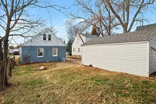 68 Pleasant Ave, Battle Creek, MI 49015 - Photo 14