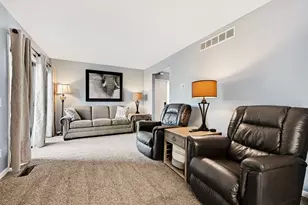 221 Paisley Ct, Kalamazoo, MI 49006 - Photo 4