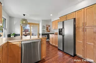 75 Oswego St NW, Grand Rapids, MI 49504 - Photo 8
