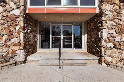 19100 W 10 Mile Road, Southfield, MI 48075 - Photo 6