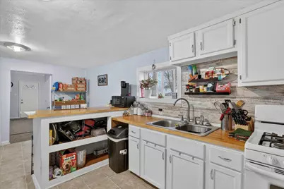 620 E Green Street, Marshall, MI 49068 - Photo 4