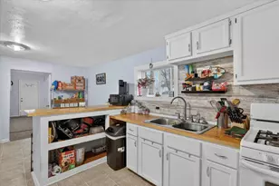 620 E Green St, Marshall, MI 49068 - Photo 4