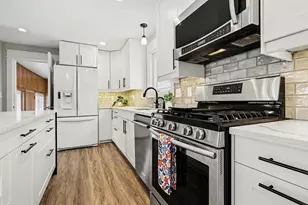 880 Paw Paw Dr, Holland, MI 49423 - Photo 8