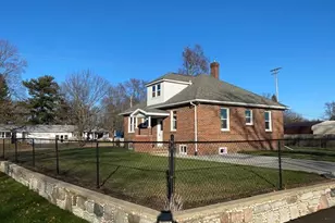 745 Upton Ave, Springfield, MI 49037 - Photo 12