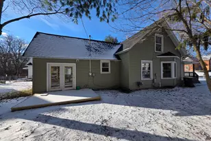 225 W Lincoln Ave, Ionia, MI 48846 - Photo 1