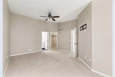 56607 Long Island Drive, Utica, MI 48316 - Photo 10