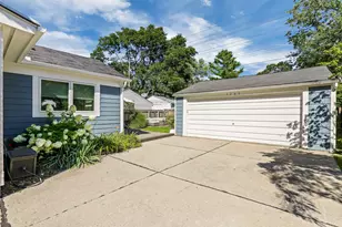 1265 S Bates St, Birmingham, MI 48009 - Photo 22