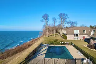 3626 Lakeshore Dr K9, Saint Joseph, MI 49085 - Photo 4
