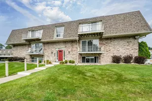 3626 Lakeshore Dr K9, Saint Joseph, MI 49085 - Photo 1