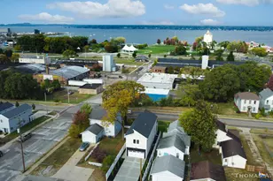 593 W Webster Ave, Muskegon, MI 49440 - Photo 56