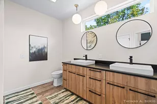 593 W Webster Ave, Muskegon, MI 49440 - Photo 32