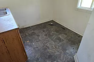 323 Ferry Ave, Pontiac, MI 48341 - Photo 14