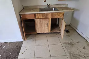 323 Ferry Ave, Pontiac, MI 48341 - Photo 6