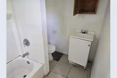 323 Ferry Avenue, Pontiac, MI 48341 - Photo 2