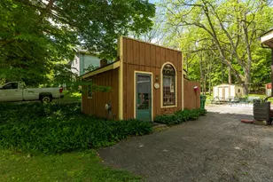 8425 Parshallville Rd, Hartland Township, MI 48430 - Photo 36