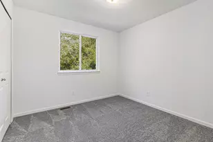 7177 Belle Pointe Dr, Belleville, MI 48111 - Photo 20