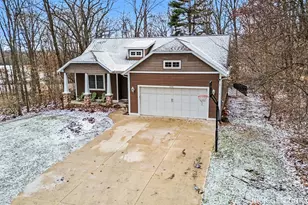 6288 Hawthorne Ct, Saugatuck, MI 49453 - Photo 2