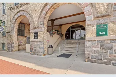 940 Monroe Avenue NW #415, Grand Rapids, MI 49503 - Photo 2