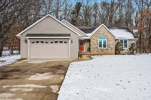 32282 Pinedale Ln, Gobles, MI 49055 - Photo 2