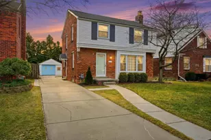 1817 Manchester Blvd, Grosse Pointe Woods, MI 48236 - Photo 4