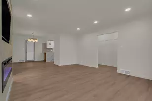 24280 Moritz St, Oak Park, MI 48237 - Photo 8