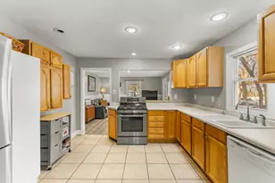 4305 Keller St, Norton Shores, MI 49441 - Photo 4