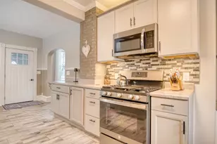 509 E Filer St, Ludington, MI 49431 - Photo 2