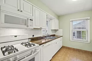 936 Mayhew Wood Dr SE, Grand Rapids, MI 49507 - Photo 4