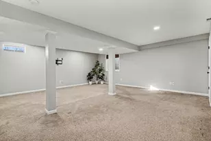 8719 Chadwick Ln, Kalamazoo, MI 49009 - Photo 18