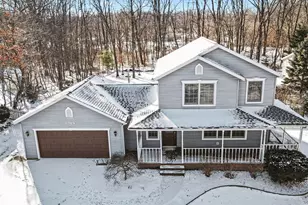 8719 Chadwick Ln, Kalamazoo, MI 49009 - Photo 2