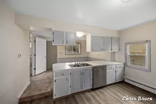 64 Quimby St NE, Grand Rapids, MI 49505 - Photo 4