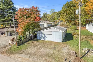 3411 W Shore Dr, Battle Creek, MI 49017 - Photo 4