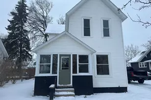 32 W Main Ave, Zeeland, MI 49464 - Photo 2