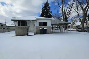 2458 River Dr, Lincoln Park, MI 48146 - Photo 2