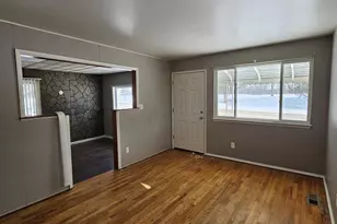 2458 River Dr, Lincoln Park, MI 48146 - Photo 4