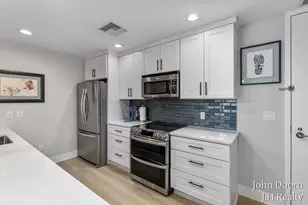 335 Bridge St NW, Grand Rapids, MI 49504 - Photo 4