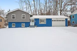 604 Country Club Blvd, Battle Creek, MI 49015 - Photo 2