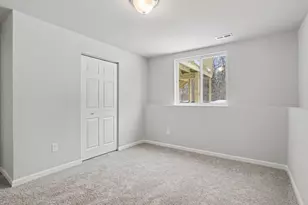 2046 Kristin Ct, Muskegon, MI 49442 - Photo 16