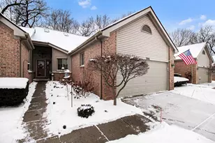 306 Pineknoll Ct, Brighton, MI 48116 - Photo 1