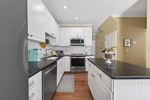 38347 Churchill Ln, Farmington Hills, MI 48331 - Photo 10