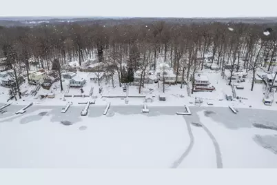 15899 Lakeview Drive, Buchanan, MI 49107 - Photo 4