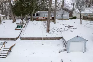 15899 Lakeview Dr, Buchanan, MI 49107 - Photo 6