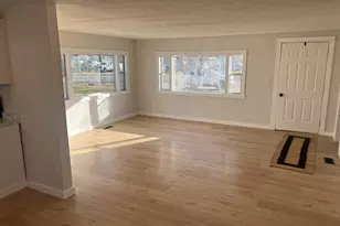 231 NE Smith St, Sheridan, MI 48884 - Photo 4