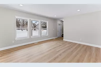 1104 Tecumseh Avenue, Waterford, MI 48327 - Photo 22