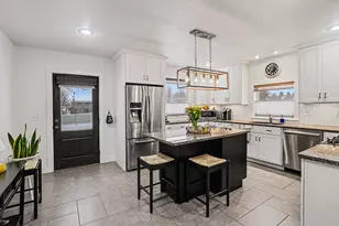 884 Wells St, South Haven, MI 49090 - Photo 4