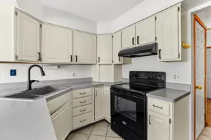 9445 Treetop Dr, Galesburg, MI 49053 - Photo 10